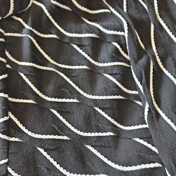 Black/White Open Cardigan - Picture 5 of 9